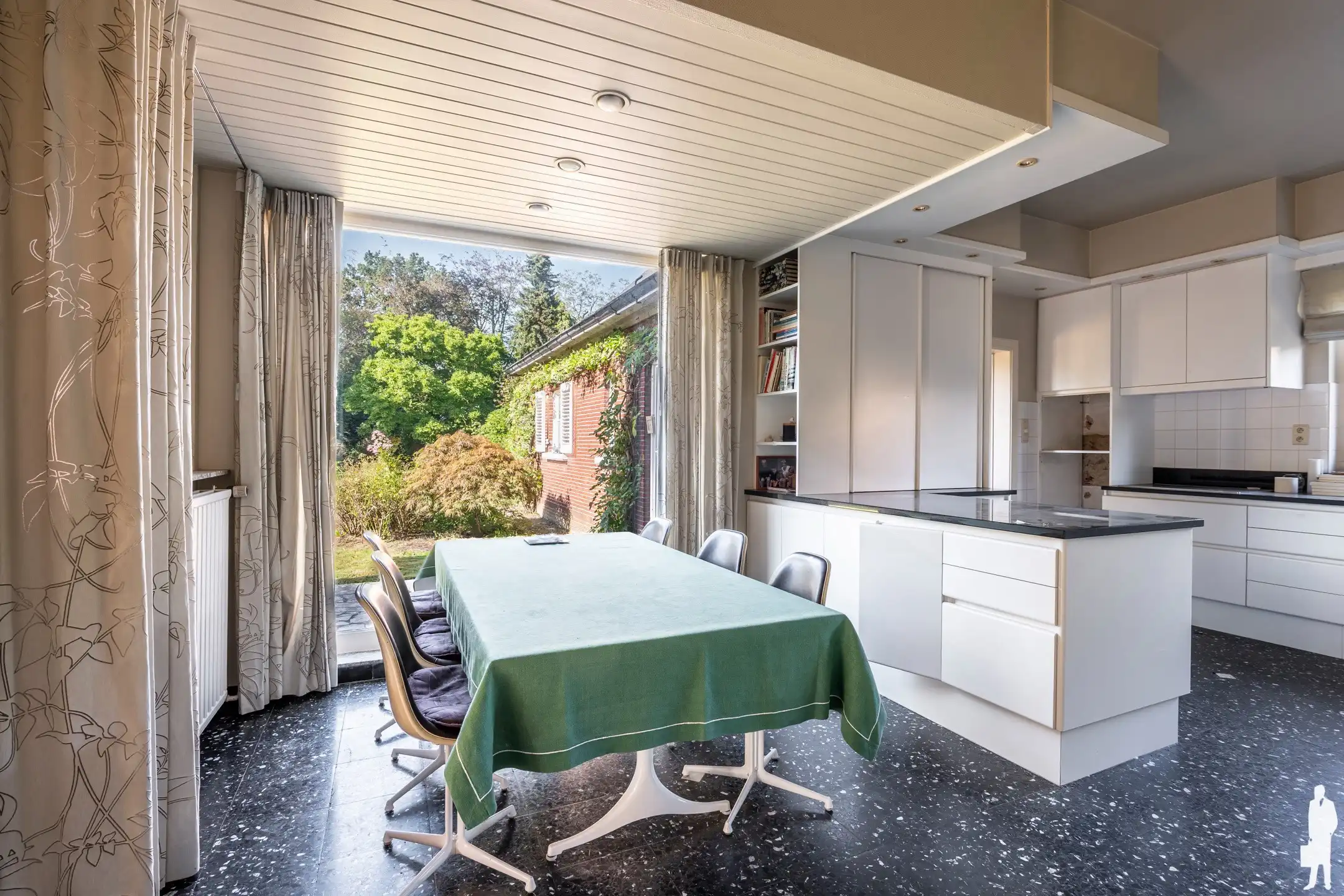 Unieke, statige villa met mooie parktuin nabij het centrum van Hoogstraten gelegen foto 16
