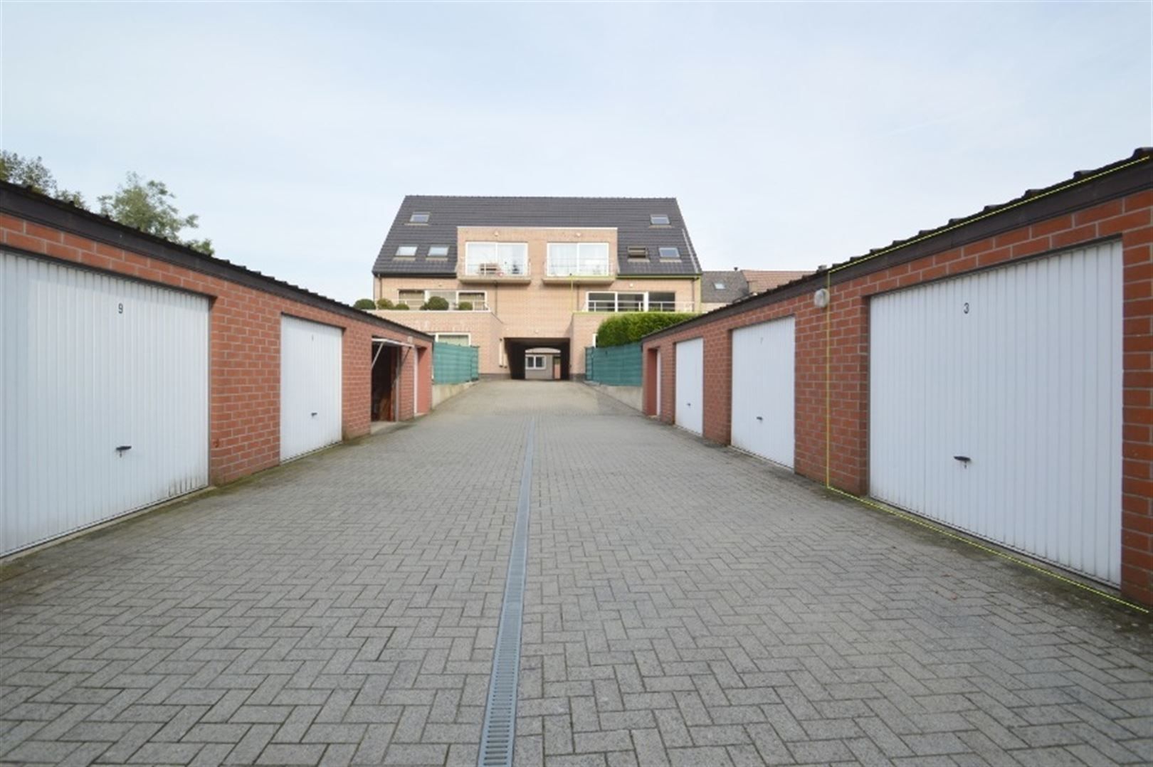 Garage te huur in Dendermonde (Appels) foto {{pictureIndex}}