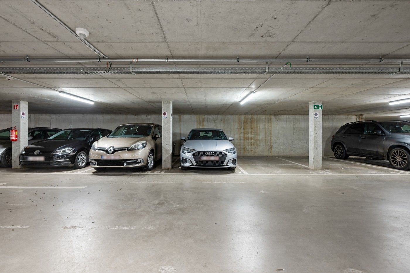 Instapklaar app. op 2e verd. met 1 slpk., terras, kelderberging en autostaanplaats. foto 15