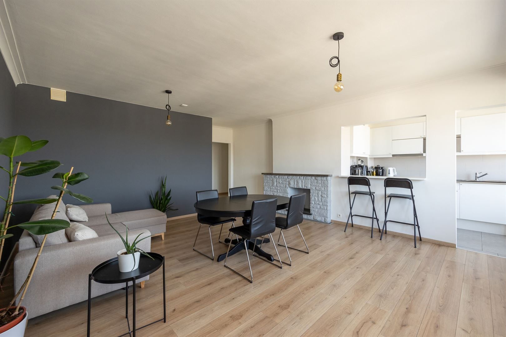 Ruim 2 slaapkamer appartement te Merksem foto 2