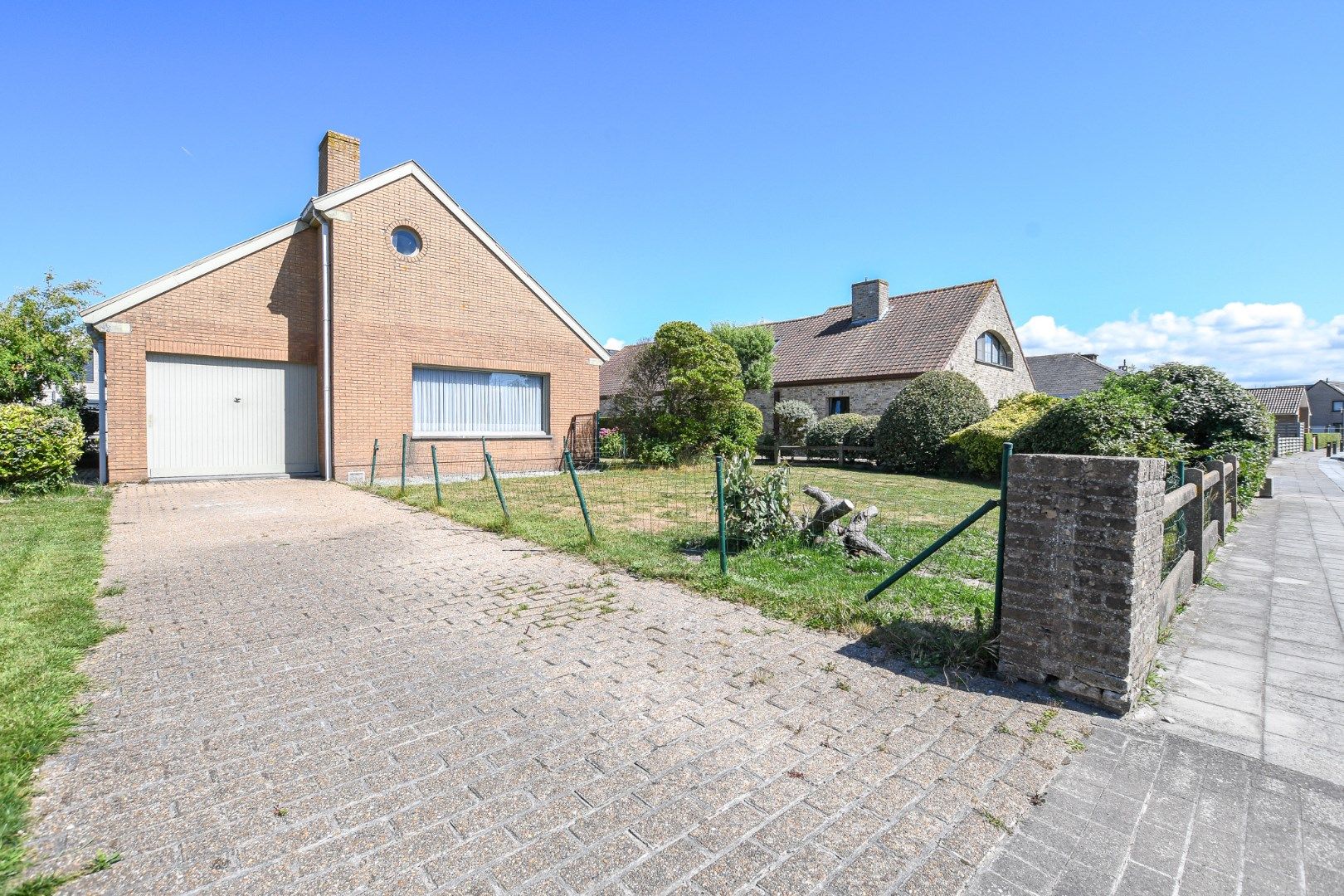 Ruime woning met 5 slaapkamers (3 gelijkvloers), zonnige tuin en topligging in Wenduine! foto 3