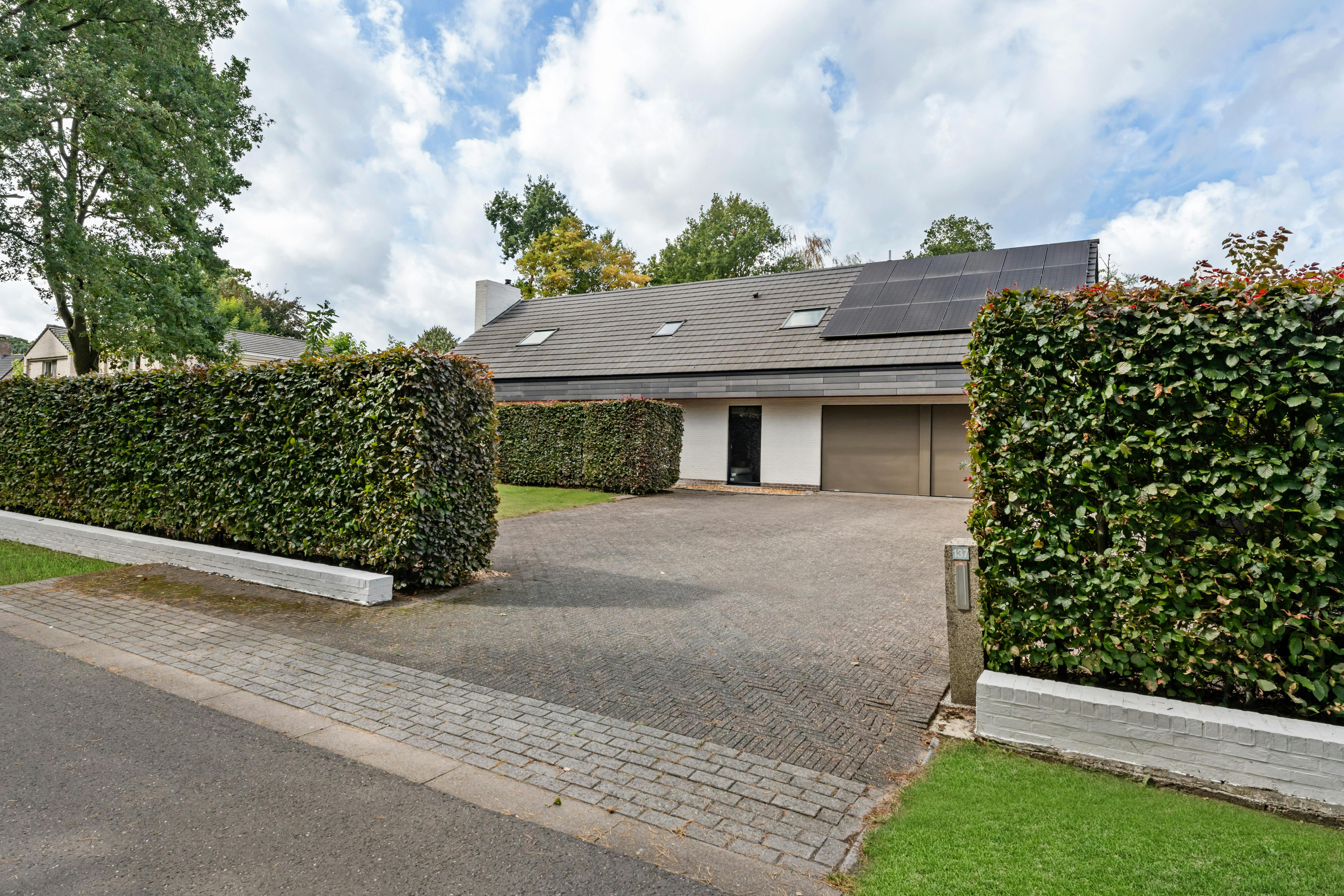 residentieel gelegen woning op 1750 m² te koop in Kasterlee foto 3