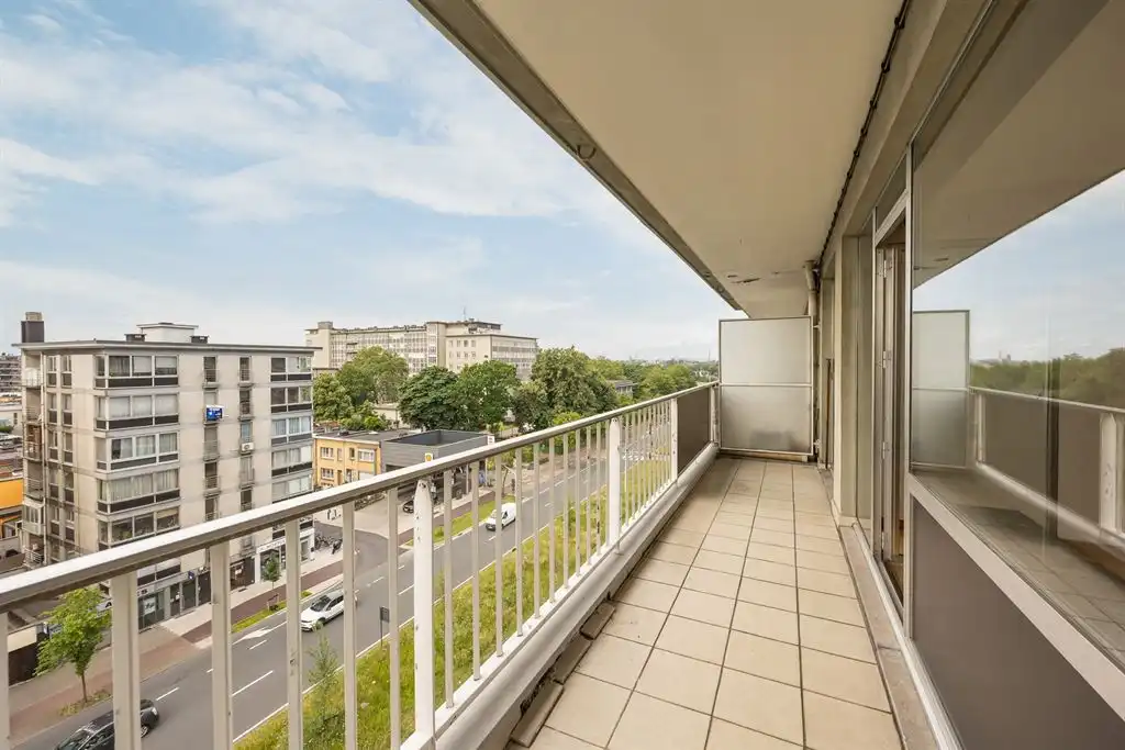 Lichtrijk 2-slaapkamerappartement met zonnig terras en autostaanplaats foto 2