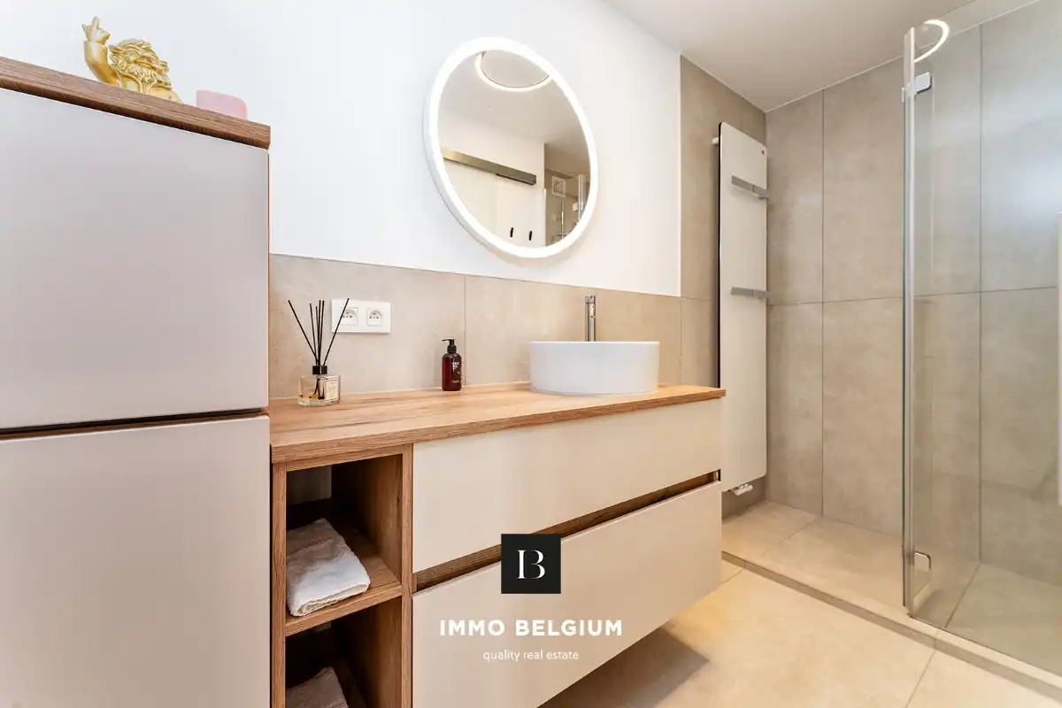 Prachtig afgewerkt appartement met parking vlak aan het strand foto 10