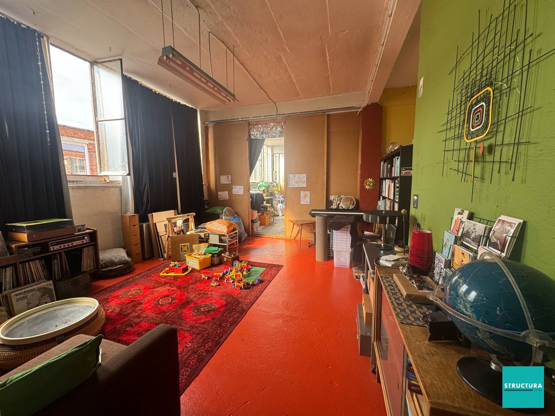 Ruime atelier te huur in Koekelberg.



 foto 2