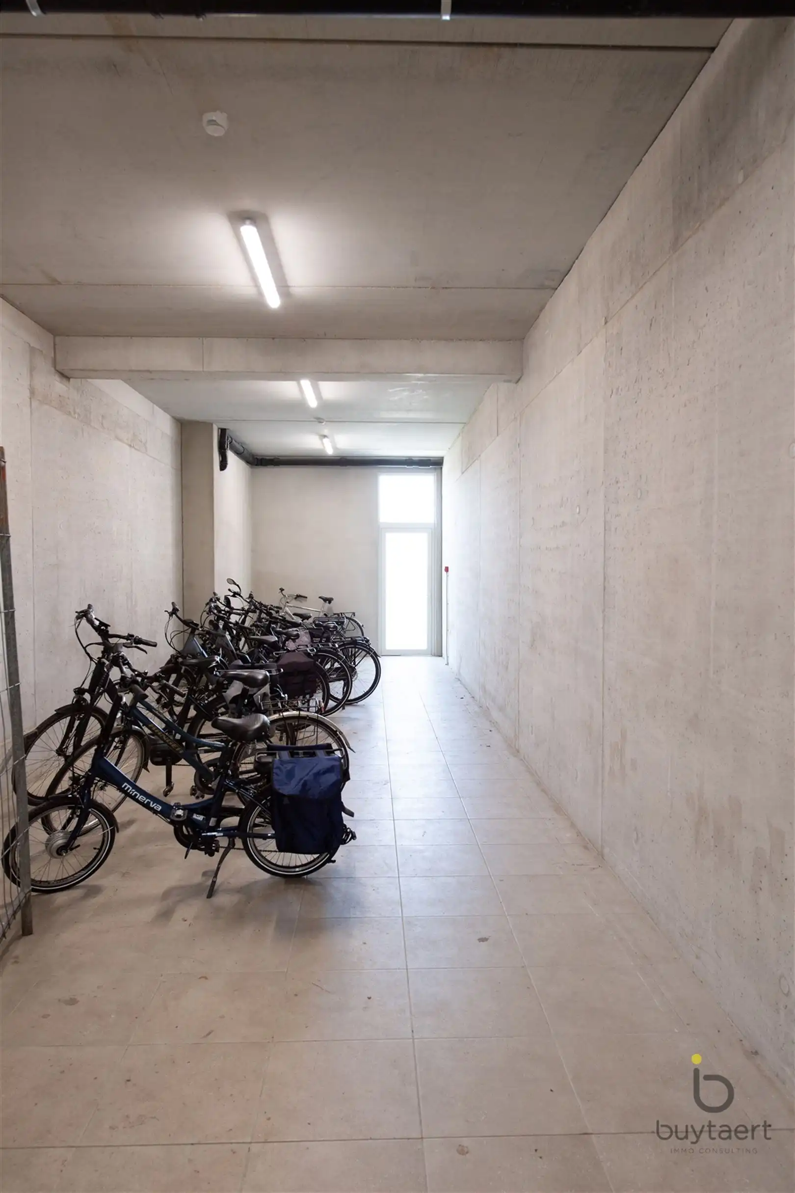 Nieuwbouw appartement met ruim terras en parking te Zoersel. foto 32