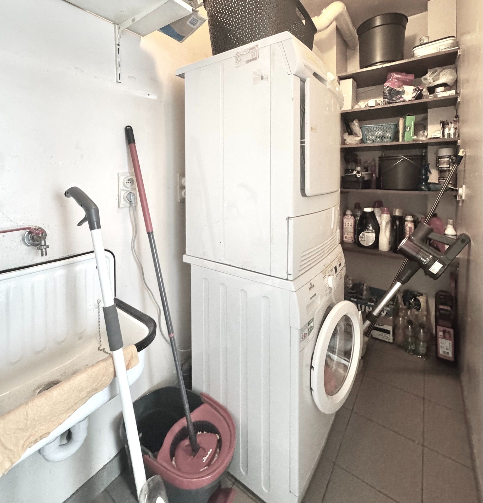 GELIJKVLOERS APPARTEMENT MET 2 SLPKS & GARAGE foto 9
