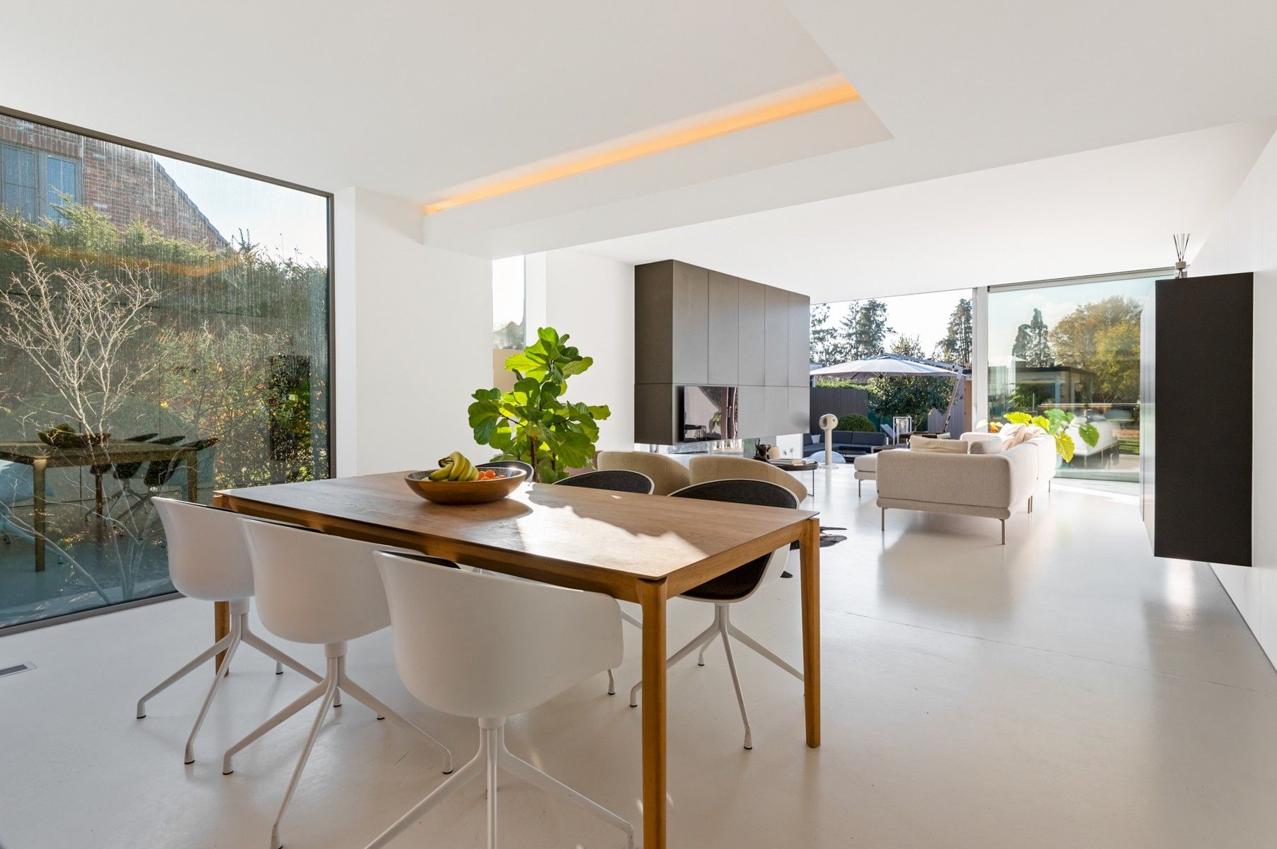 Zeer moderne woning met hoogwaardig afgewerkte binnen- en buitenruimte. foto 10