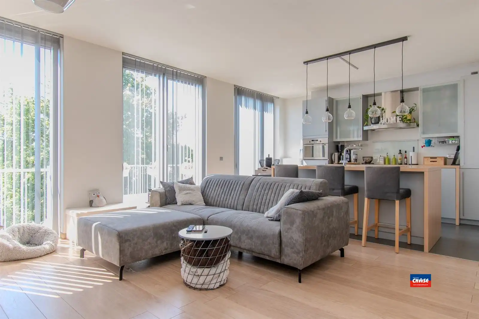 Ruim appartement met zuidterras en autostaanplaats foto {{pictureIndex}}
