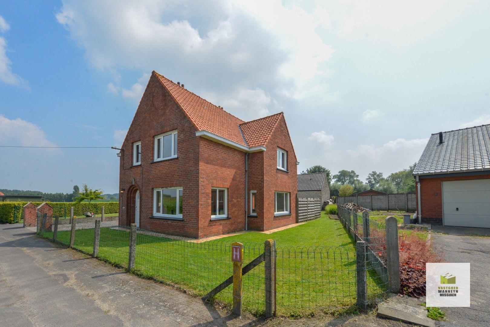 Hoofdfoto van de publicatie: Landelijk gelegen woning met 2 (mogelijks 3) slpk, garage en tuin