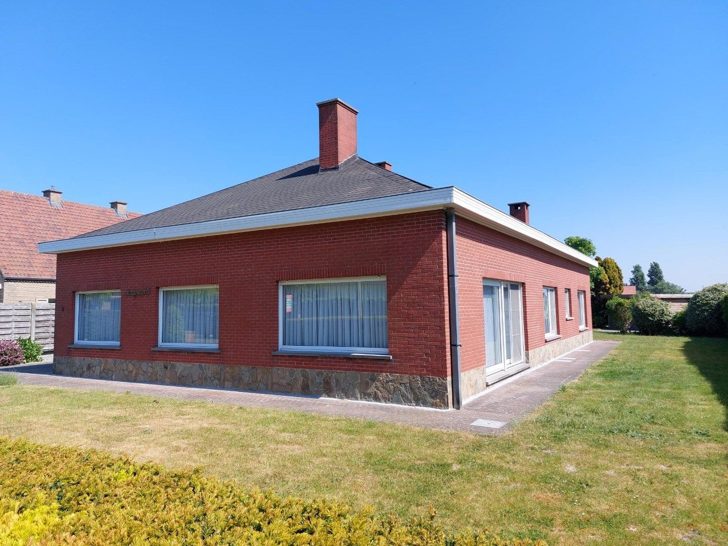 Ruime alleenstaande villa foto 19