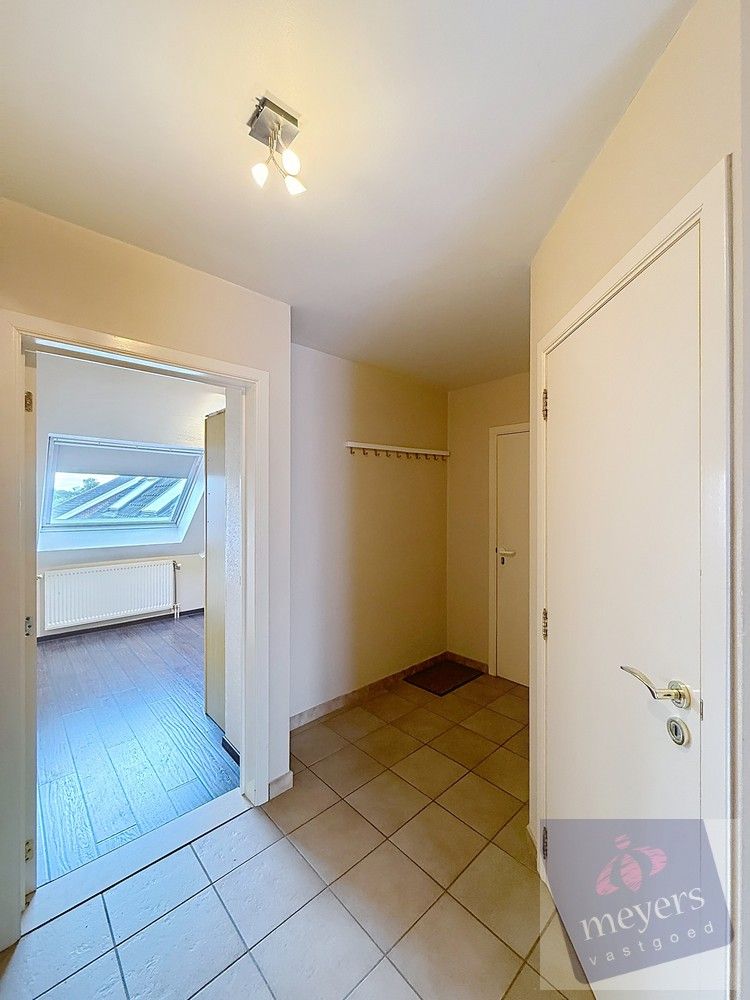 Ruim appartement met garagebox in Bilzen-Schoonbeek foto 4