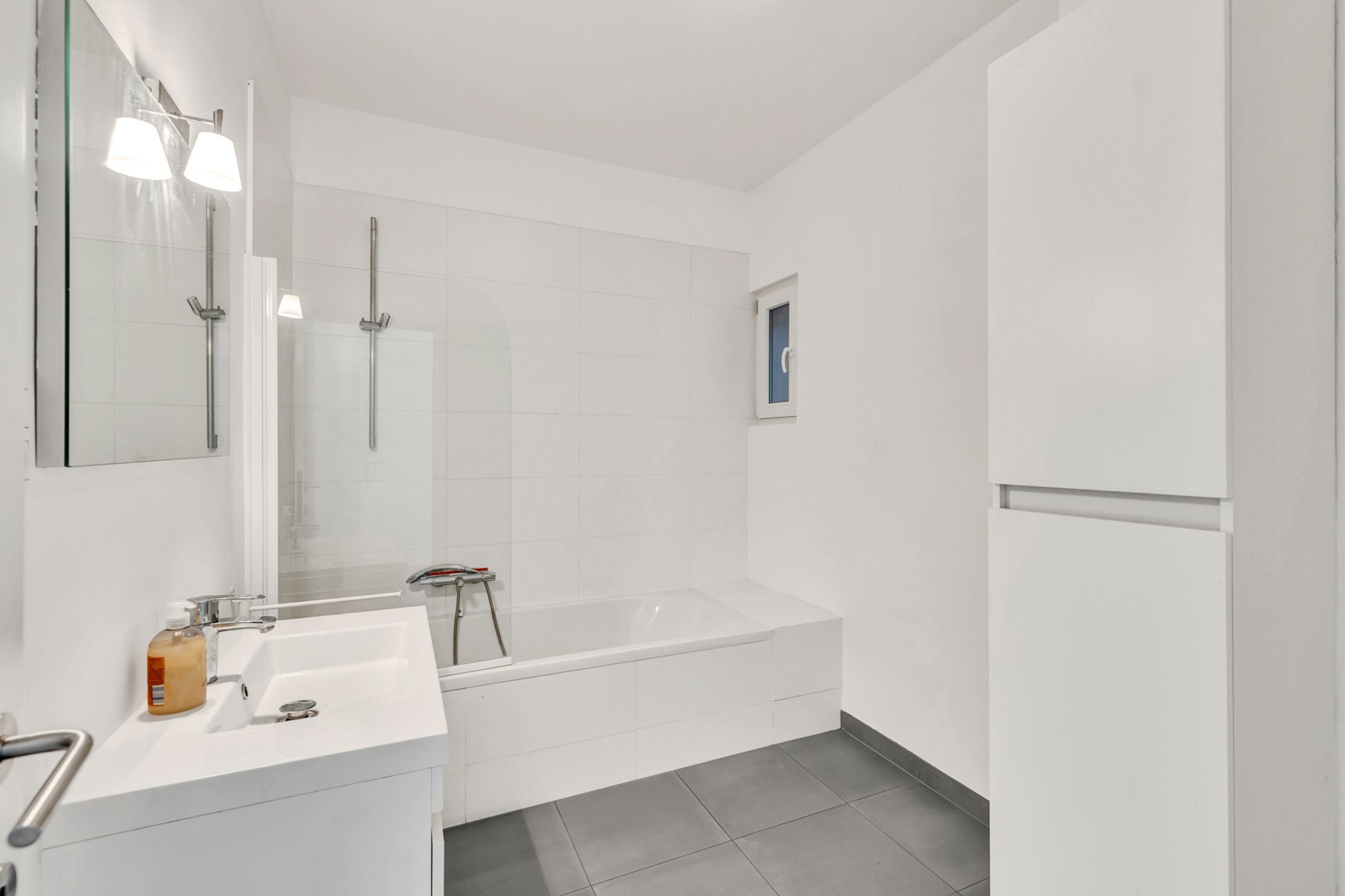 Appartement met 2 ruime slaapkamers dichtbij centrum Aalst foto 10