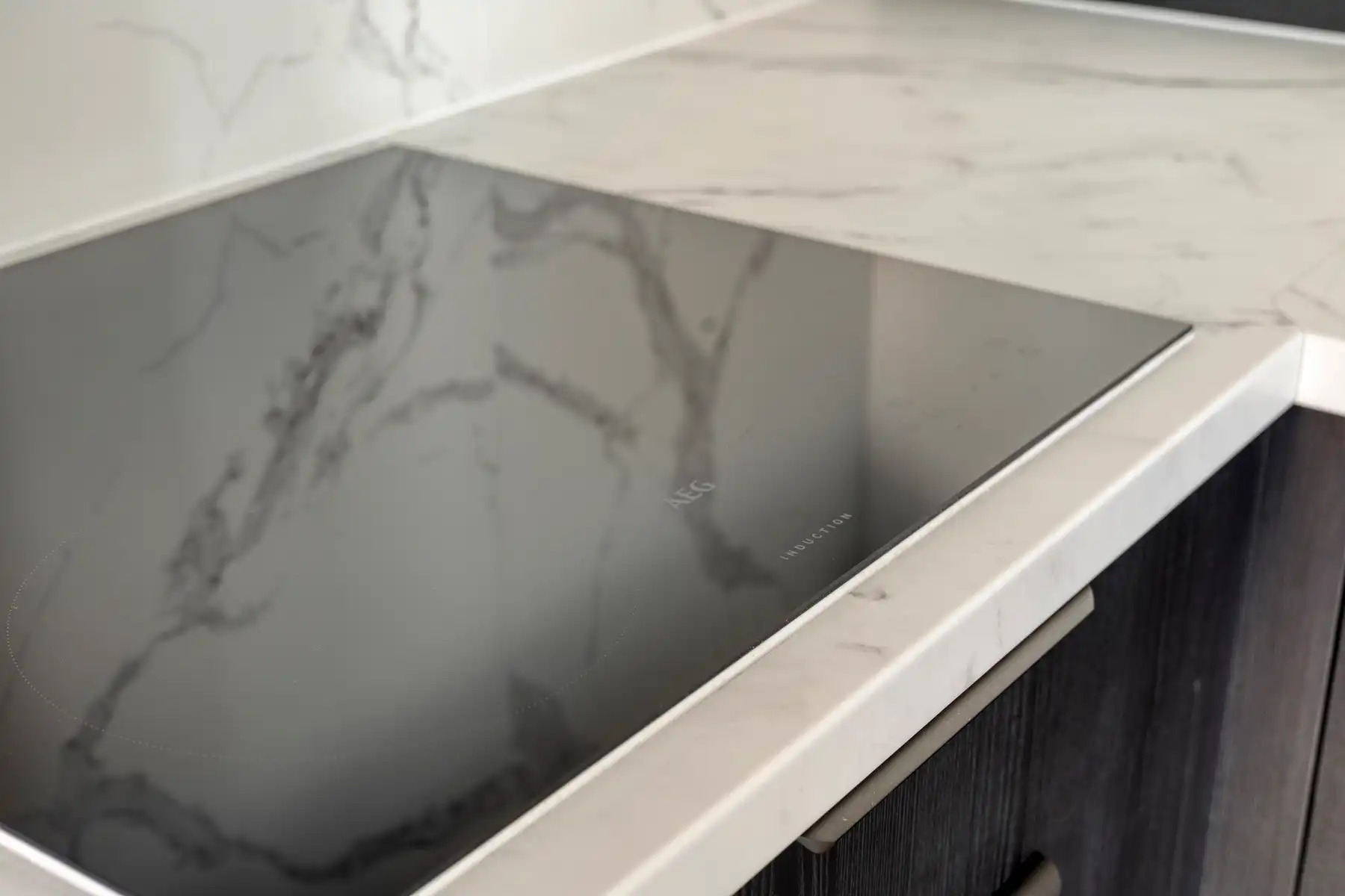 Appartement met twee slaapkamers in hartje Antwerpen. foto 6