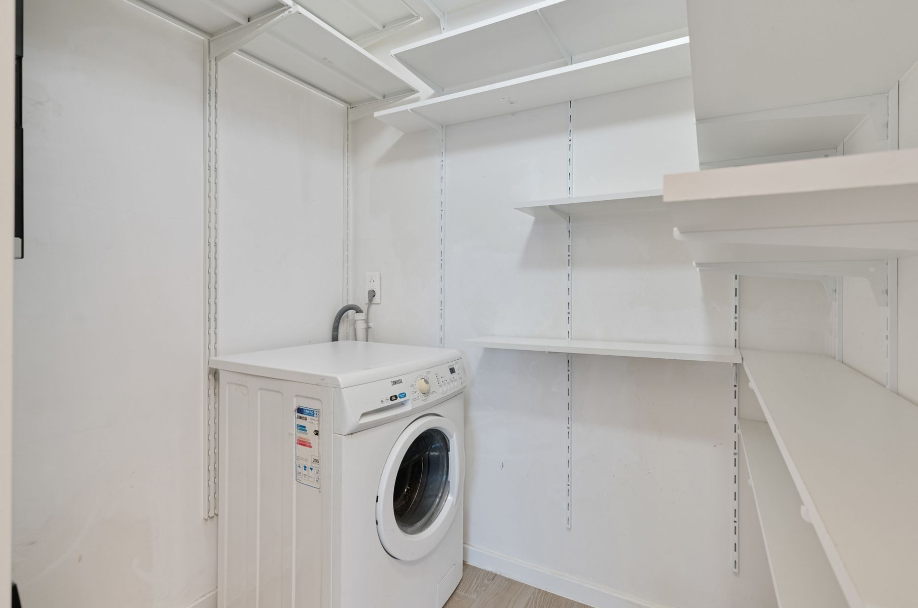 Modern appartement nabij het centrum van Wetteren foto 9