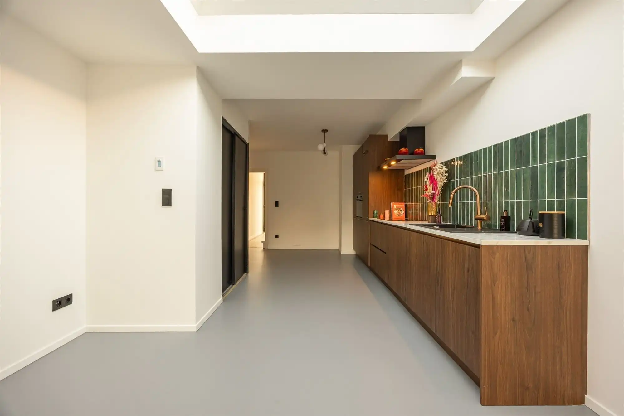Gerenoveerde woning met drie slaapkamers en tuin foto 5