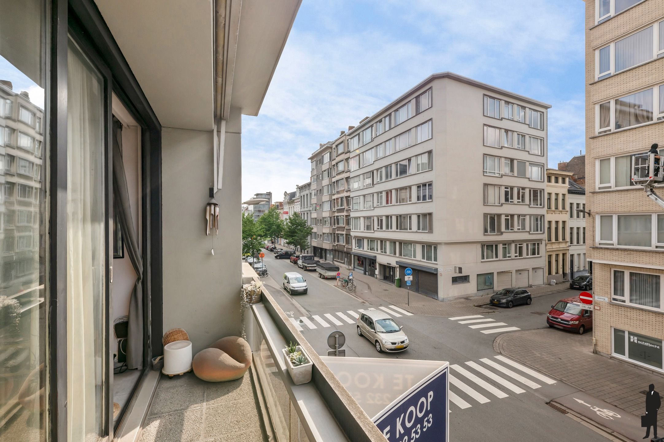 Ruim 3-slaapkamerappartement met terras op een toplocatie. foto 2