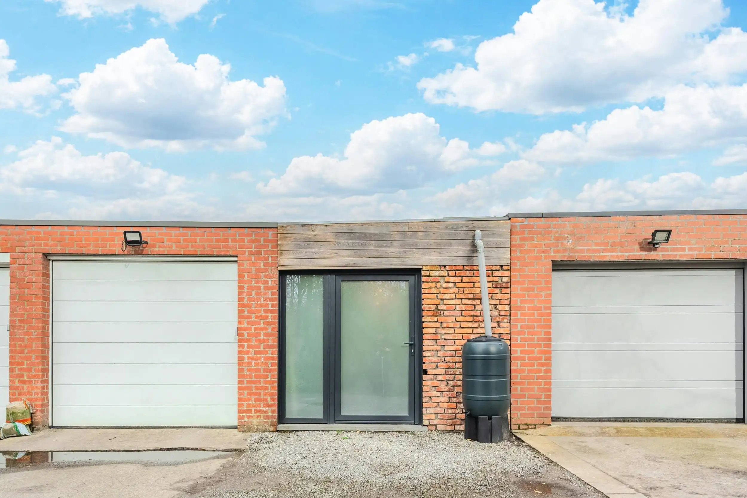 Recent gerenoveerd huis te koop in Ieper foto 29