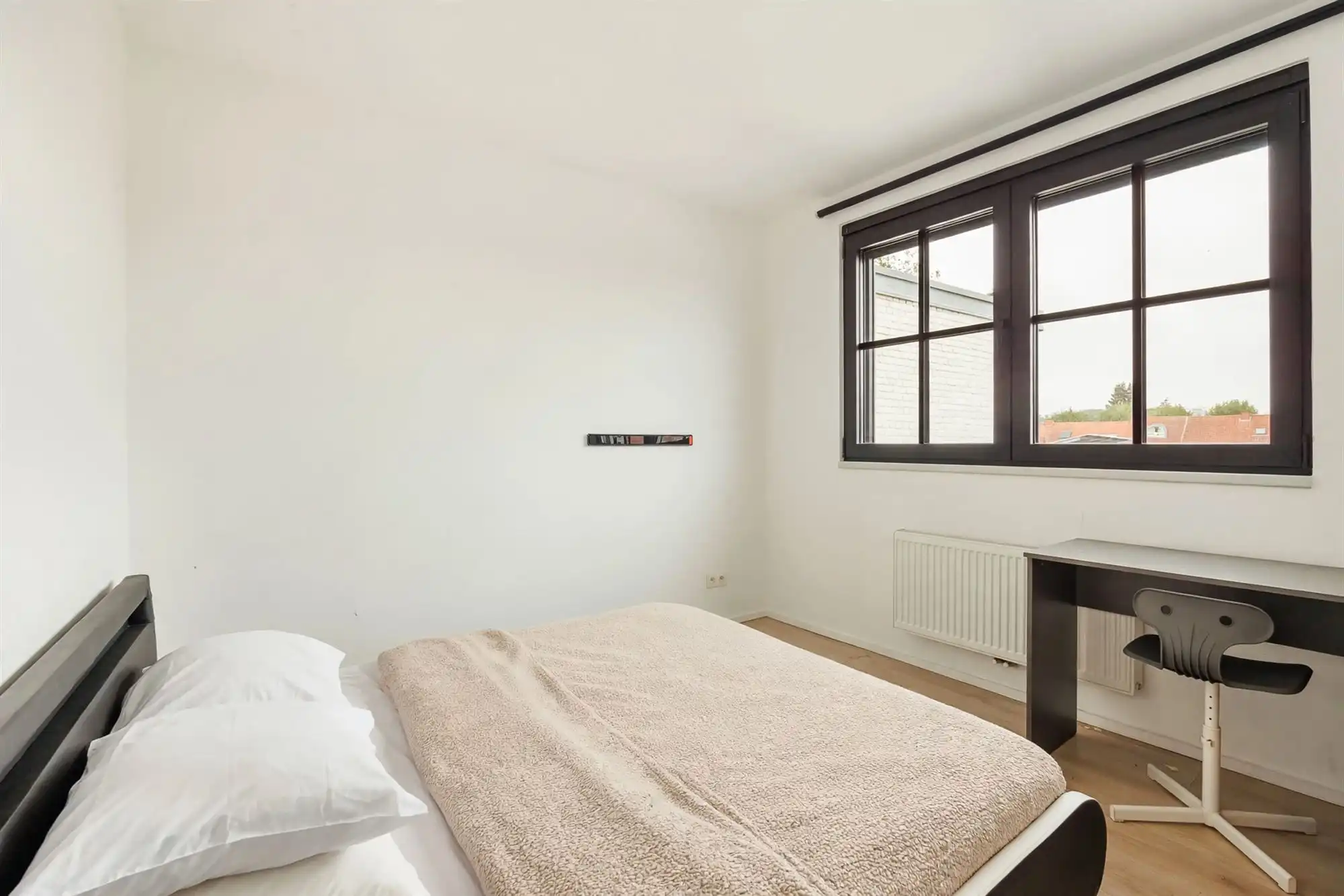 Ruime, instapklare woning met 5 slaapkamers en 2 badkamers  foto 26