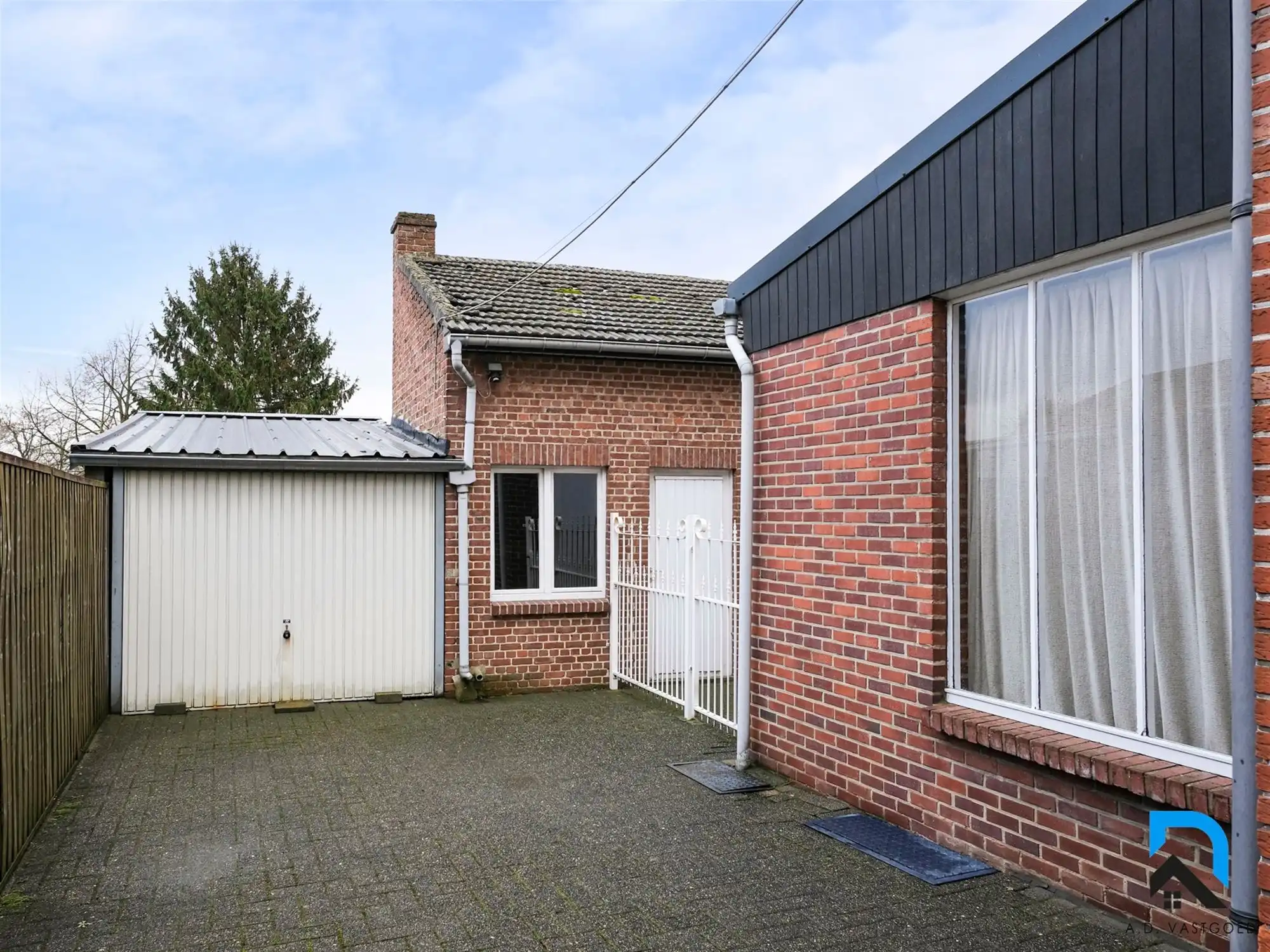 Mooie woning met grote tuin foto 19