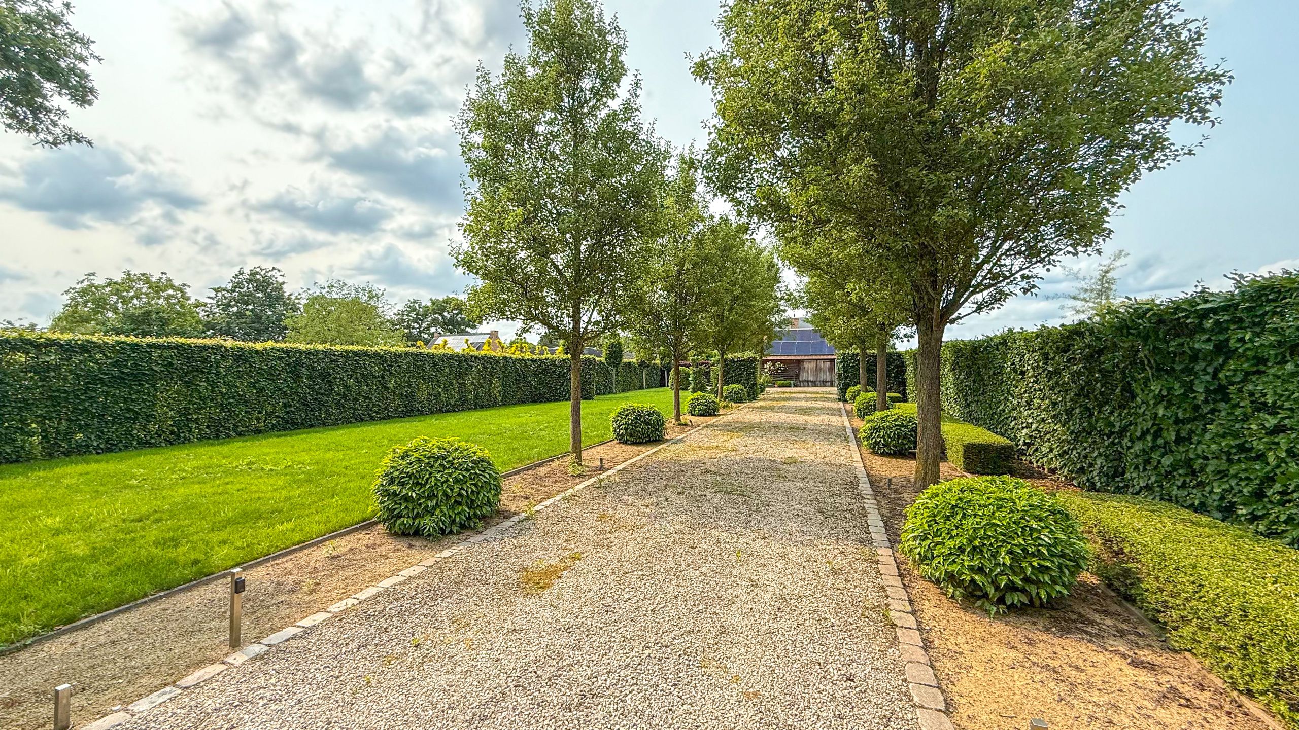 Exclusieve villa met zwembad op riant perceel in Koersel! foto 83
