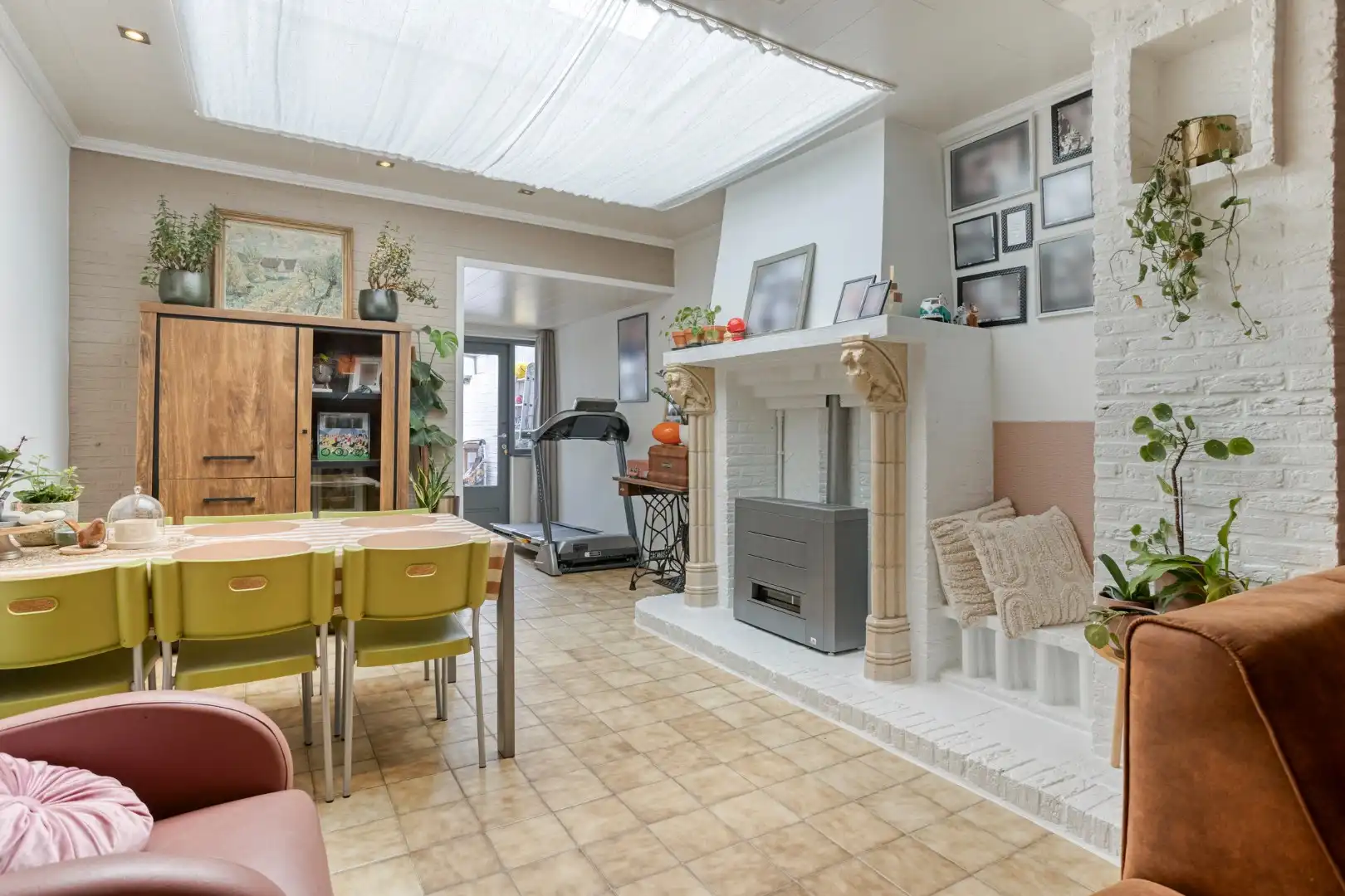 Instapklare starterswoning met 3 slaapkamers en tuin! foto 2