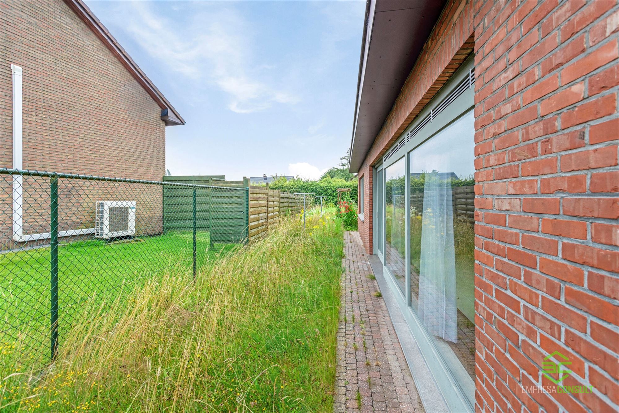 Gelijkvloerse woning met 2 slpk in Kermt! foto 20