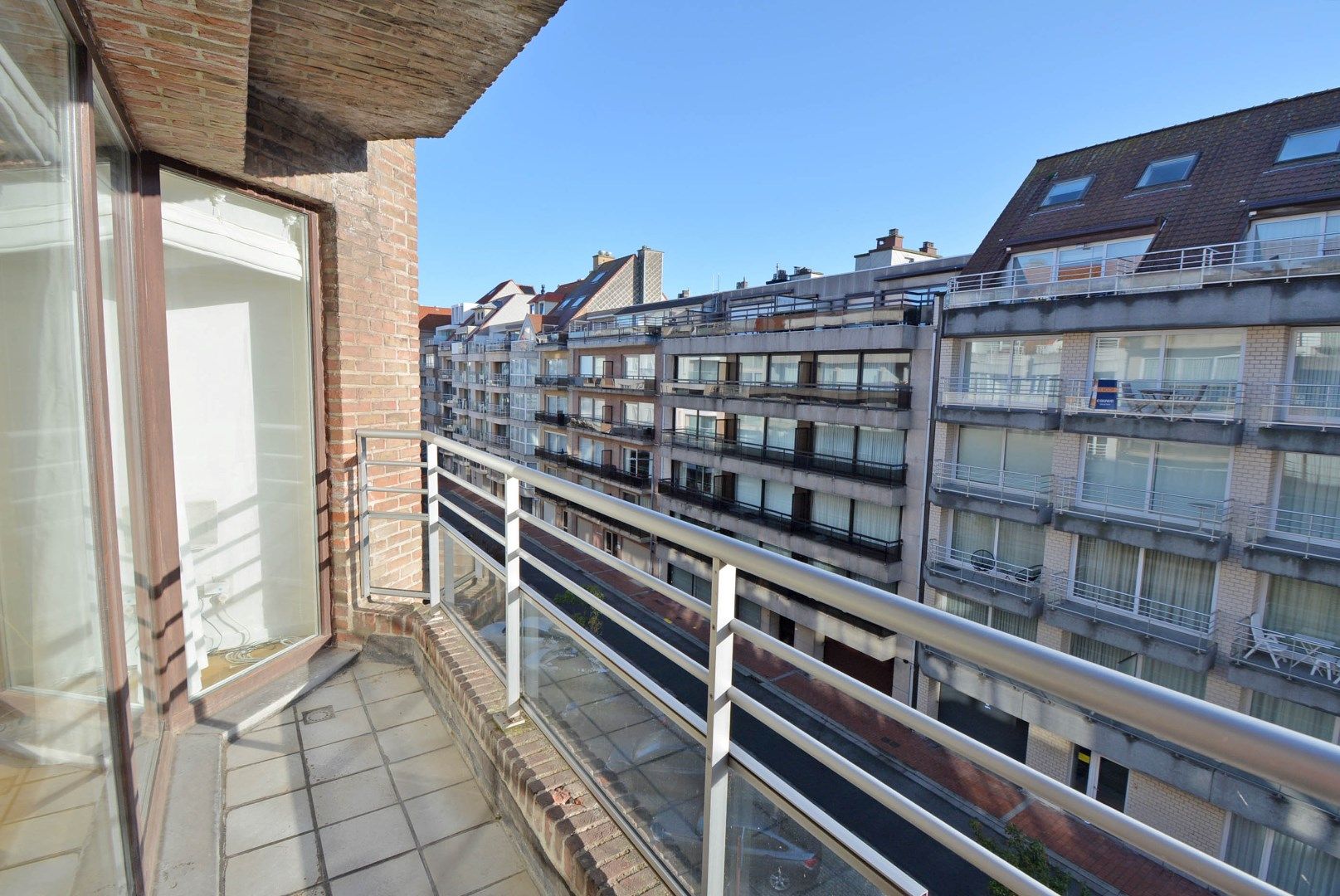 Centraal gelegen, zonnig appartement nabij het Rubensplein. foto 2