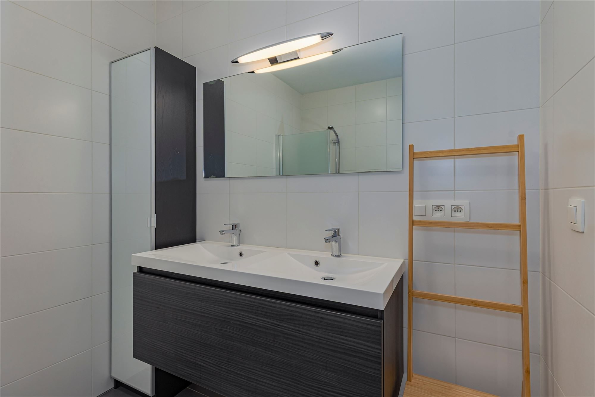 Perfect instapklaar en ruim 1 slaapkamer appartement op de Belgiëlei foto 16