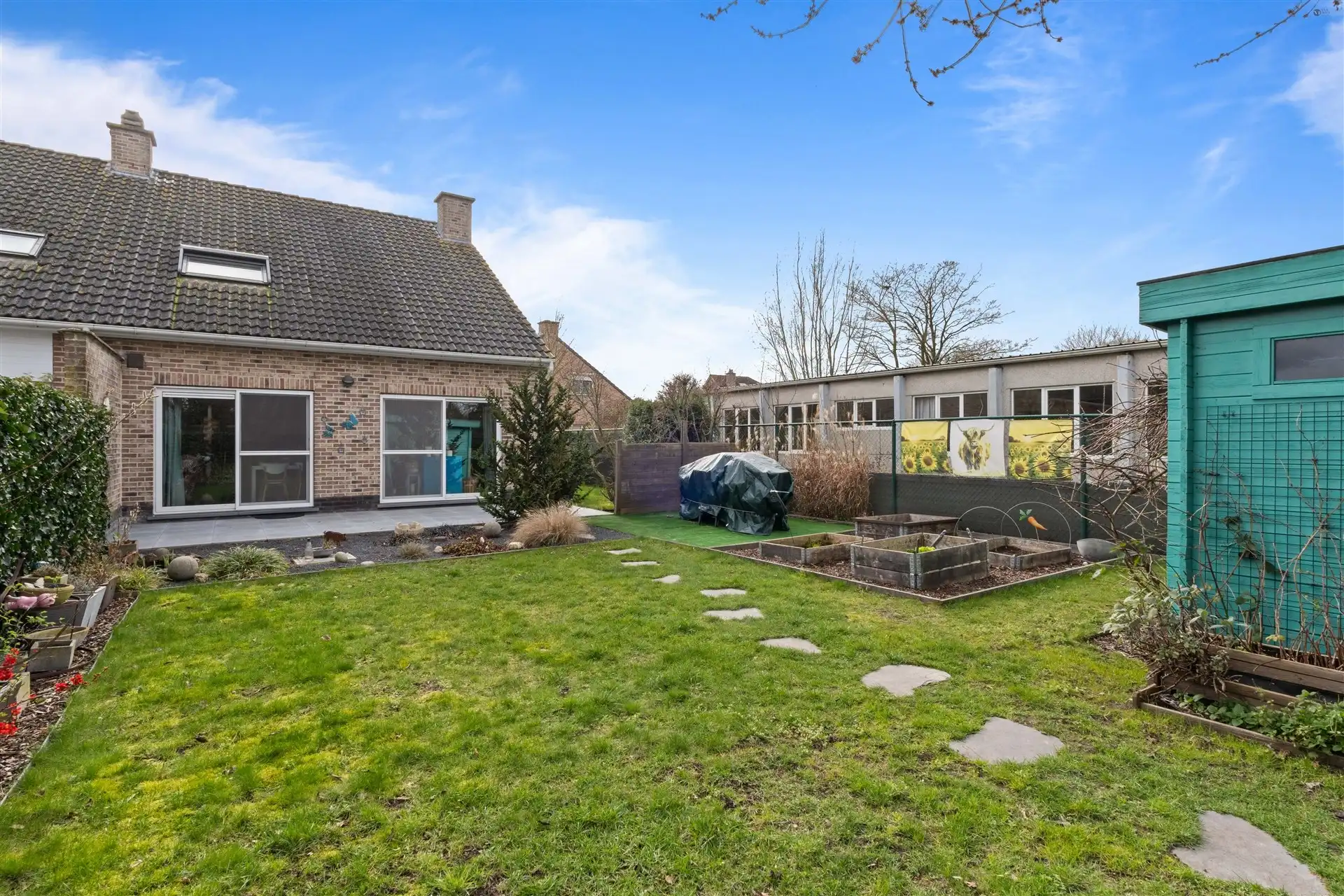 Rustig gelegen HOB met 3 slaapkamers foto {{pictureIndex}}