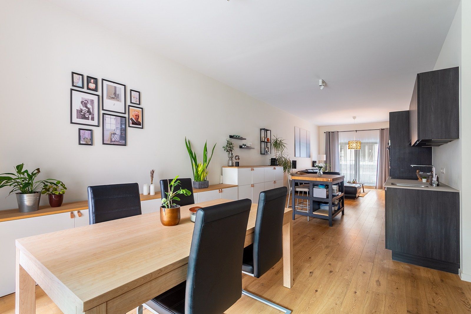 Modern wonen in de Cadixwijk foto {{pictureIndex}}