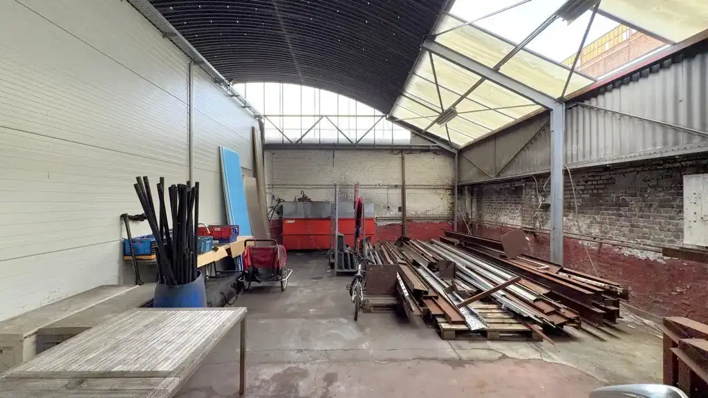 Showroom met magazijn te huur aan het Handelsdok in Gent foto 11