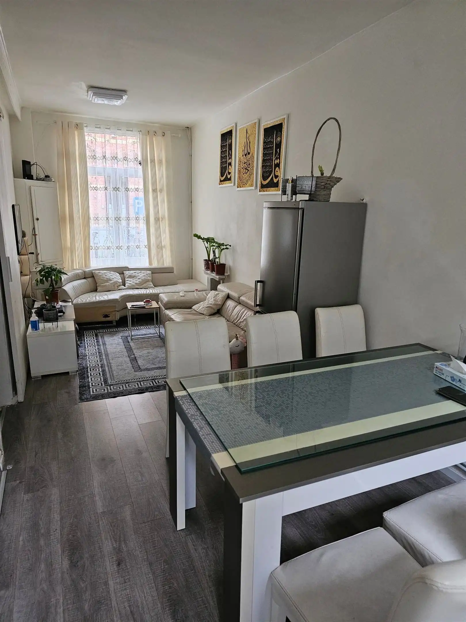 Gerenoveerde rijwoning met 3 slaapkamers gelegen vlakbij het bruisende stadscentrum van Gent. foto 3