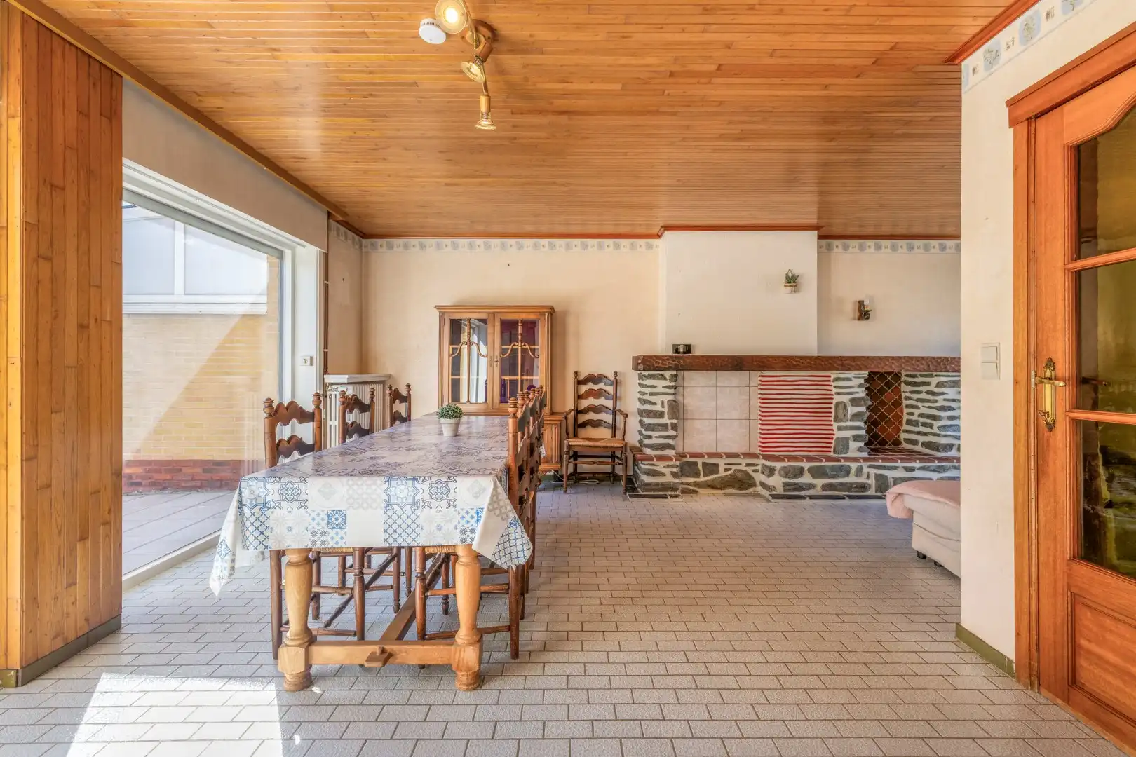 Heel aangename woning met grote tuin in een rustige buurt! foto 4