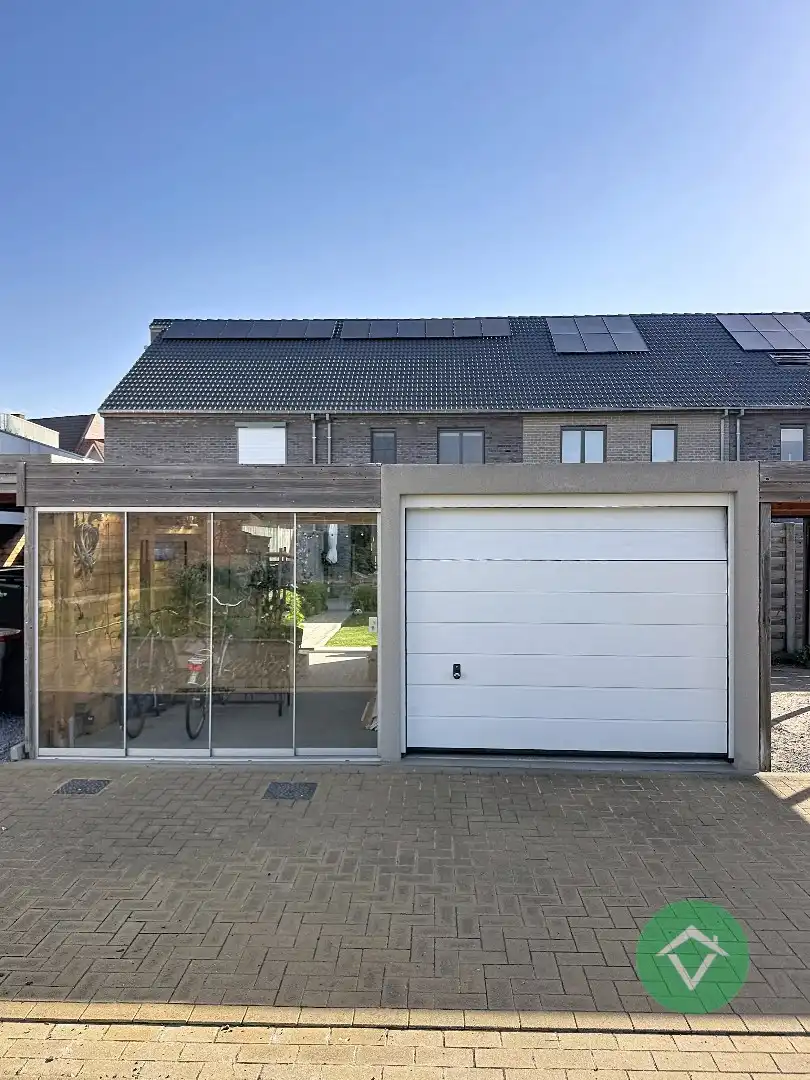 Recente gezinswoning (2019) met zonnige tuin en uitweg achteraan - instapklare topper. foto 39