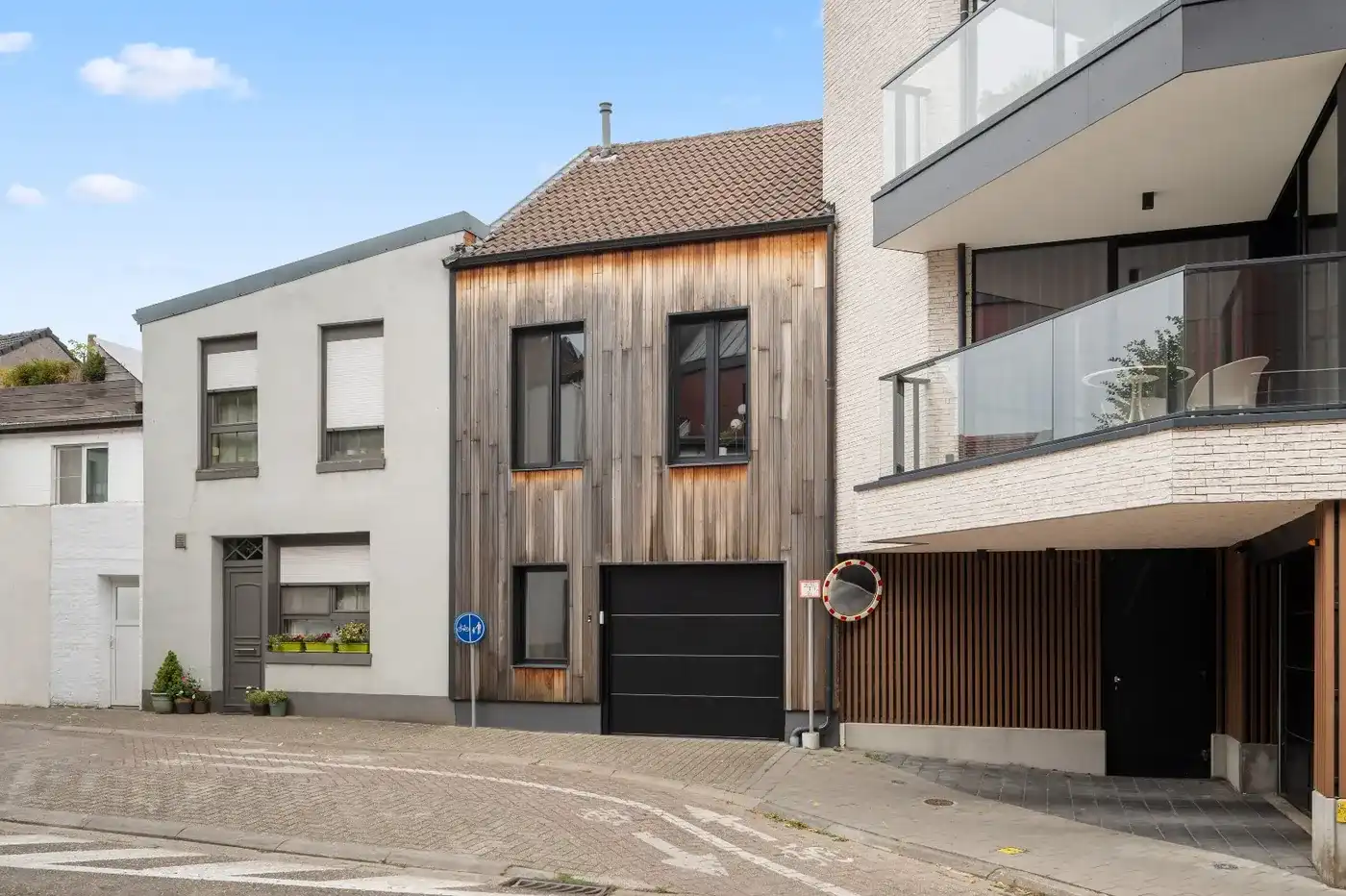 Uiterst mooie rijwoning met 3 grote slpks en garage te Tienen foto 2