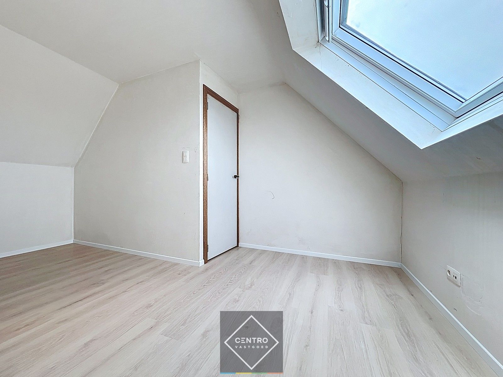 TOPAANBOD, halfopen  NB-woning met 3 slpks, ZUIDger. tuin, GARAGE én ZONNEPANELEN! foto 27
