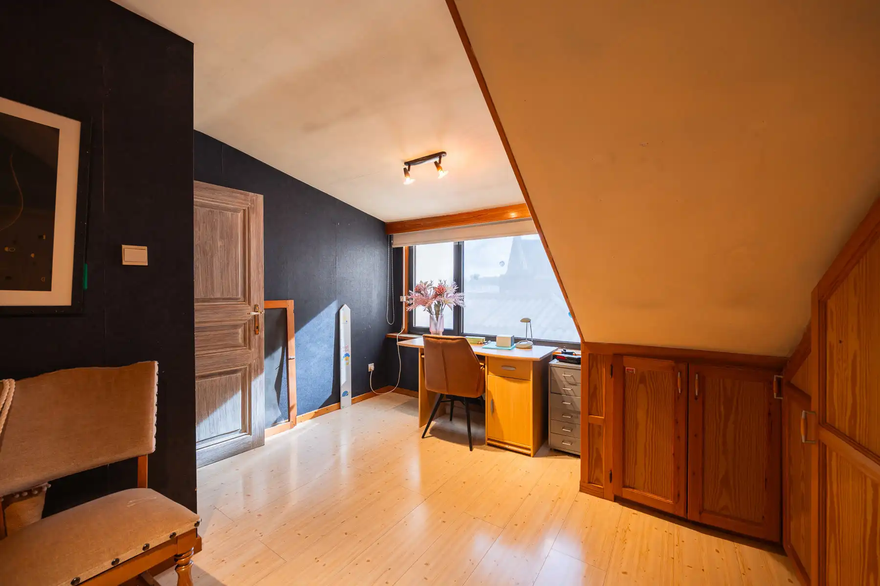 Veelzijdig handelspand met ruime woning op toplocatie foto 17