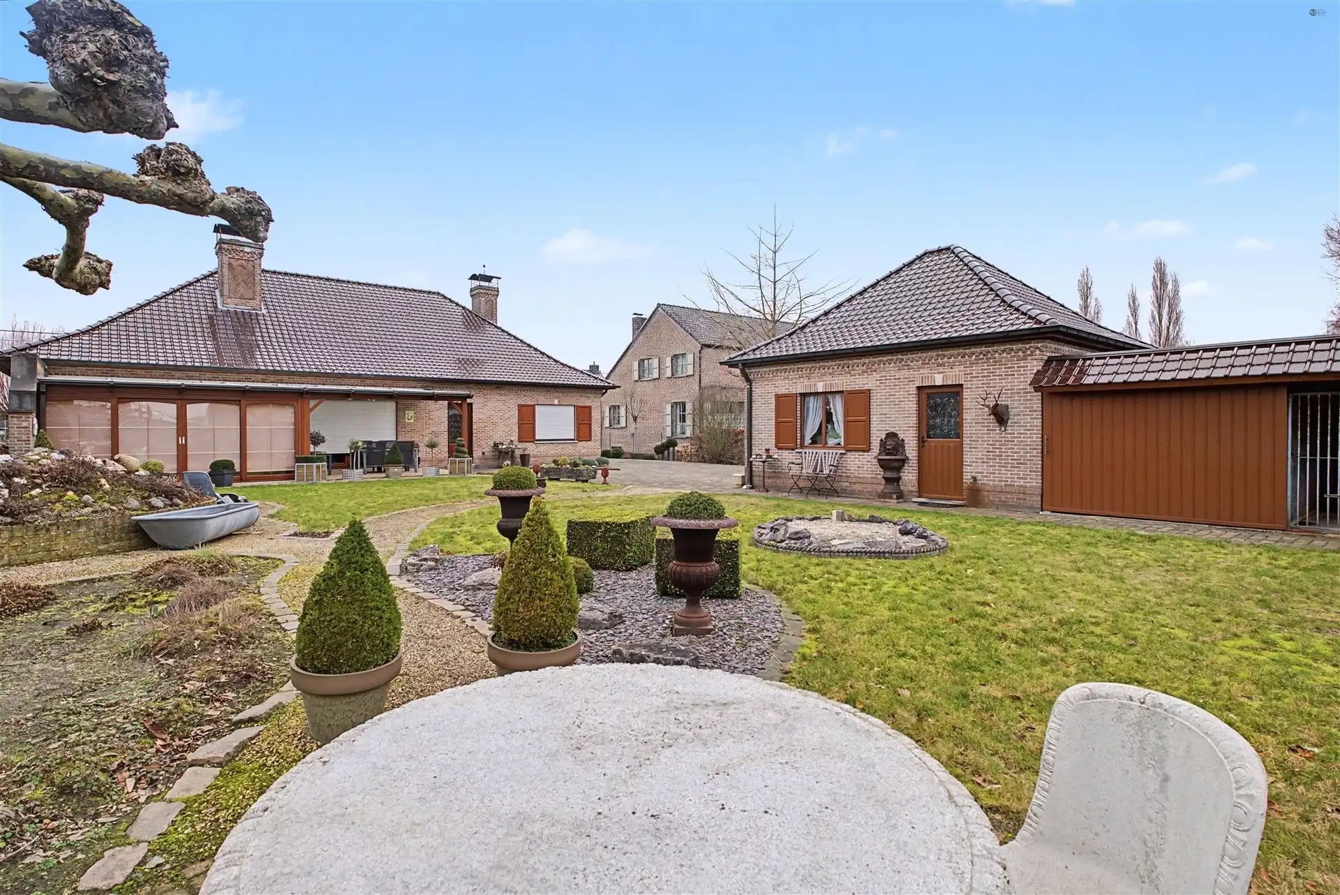 Gelijkvloers, verzorgde en solide woning  foto 2