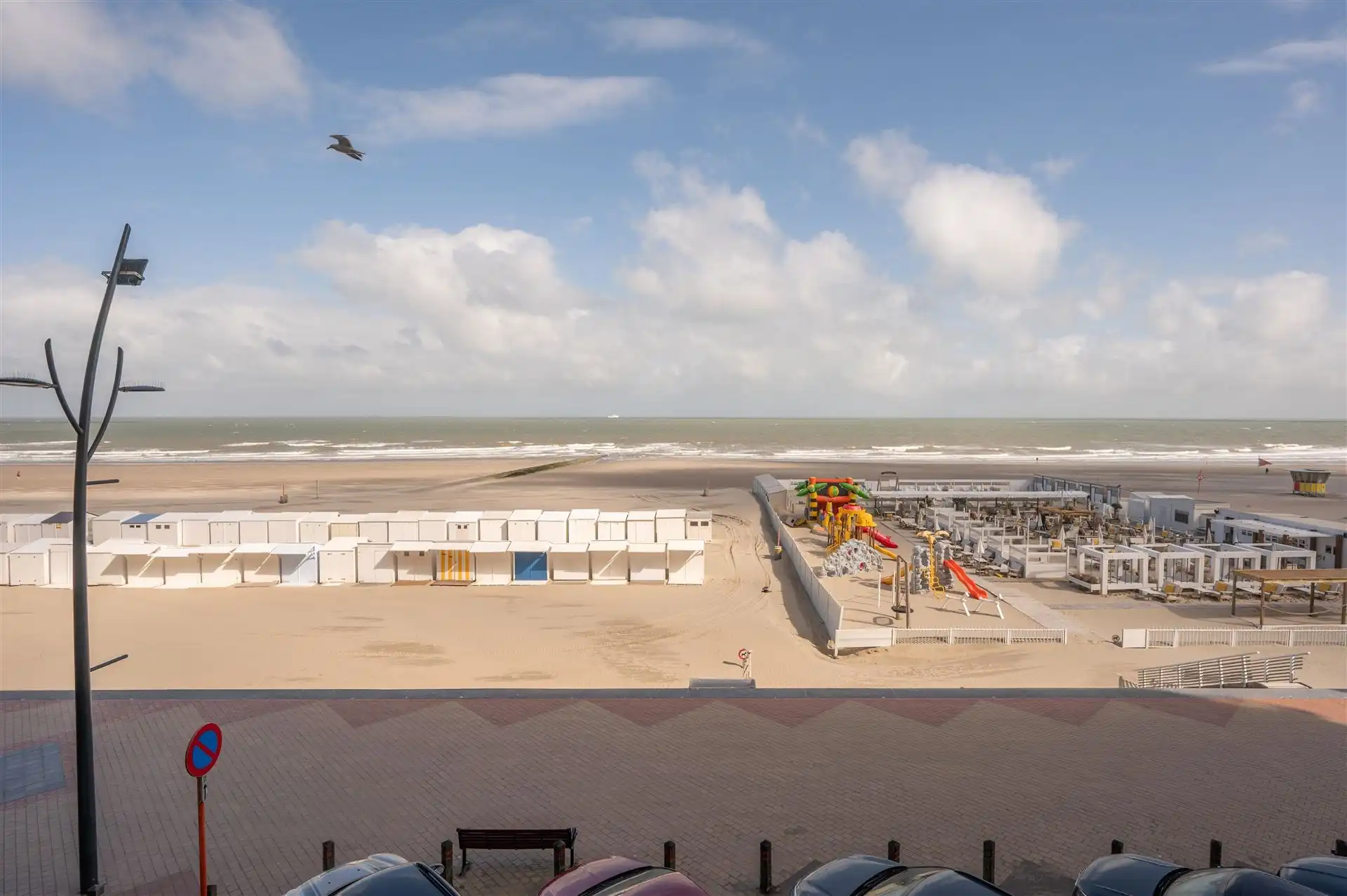 Wonen met de zee als decor – volledig gerenoveerde studio met terras foto 8