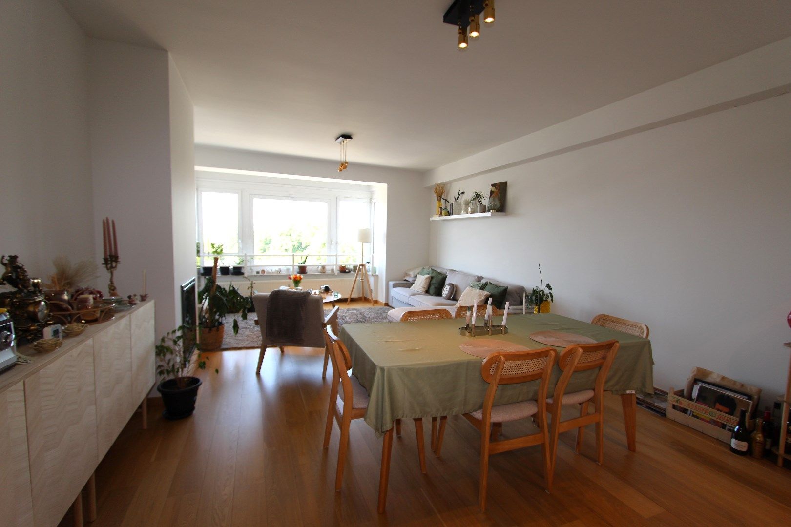 RUIM APPARTEMENT MET 3 SLAAPKAMERS foto 4