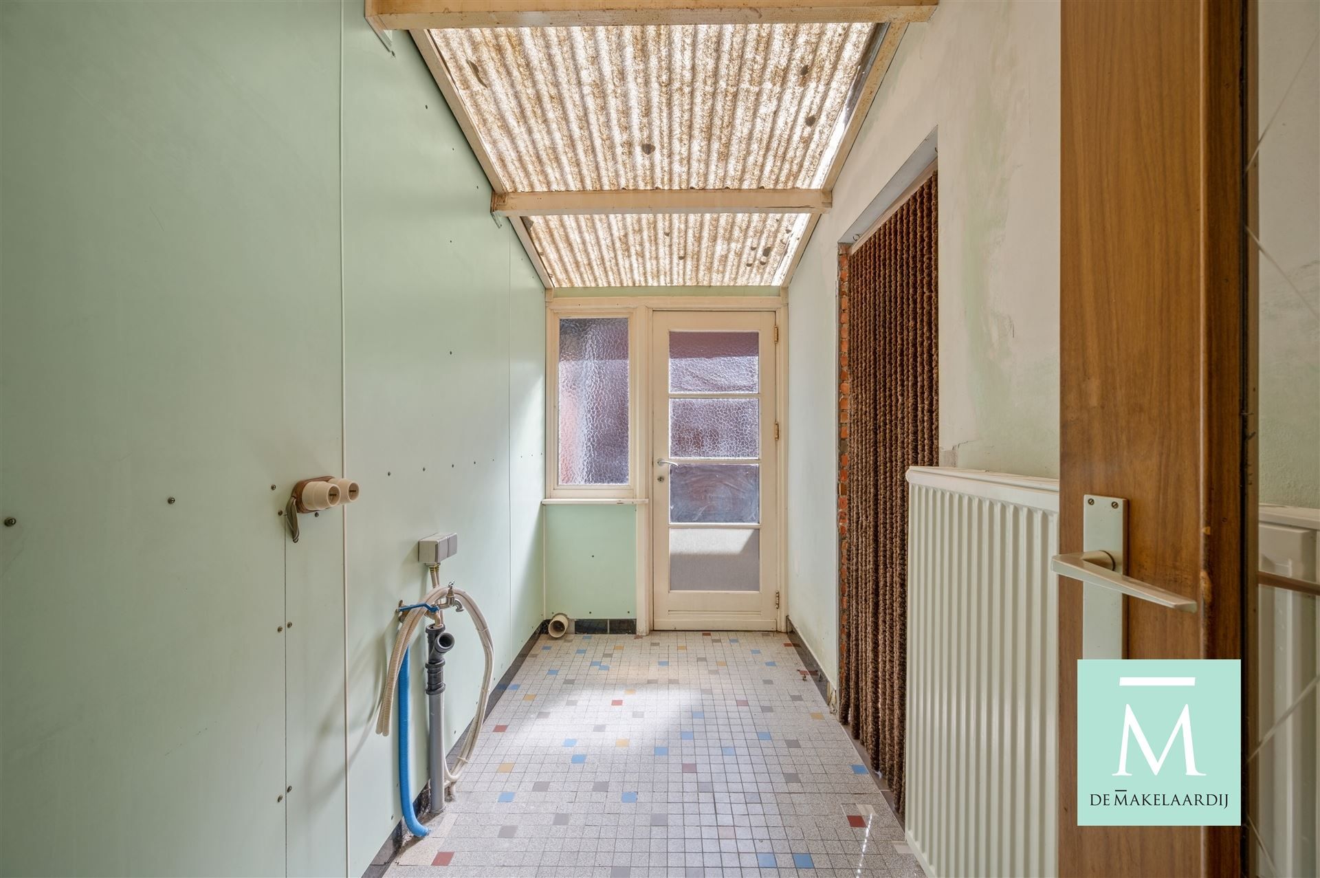 Leuke, op te frissen starterswoning met 3 slaapkamers en gezellig terrasje op toplocatie! foto 8