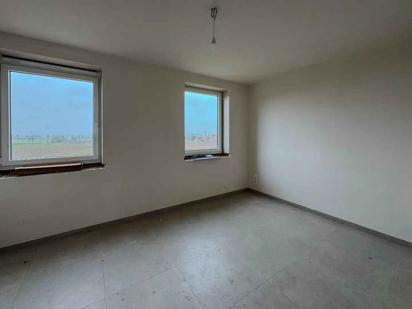 Nieuwbouwwoning met 4 slaapkamers, carport en tuin foto 7