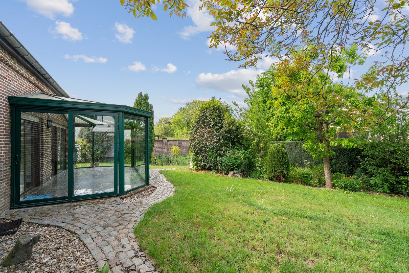 Te koop te Moerbeke – Ruime open bebouwing met 3 slaapkamers, open zolder, tuin en garage foto 18