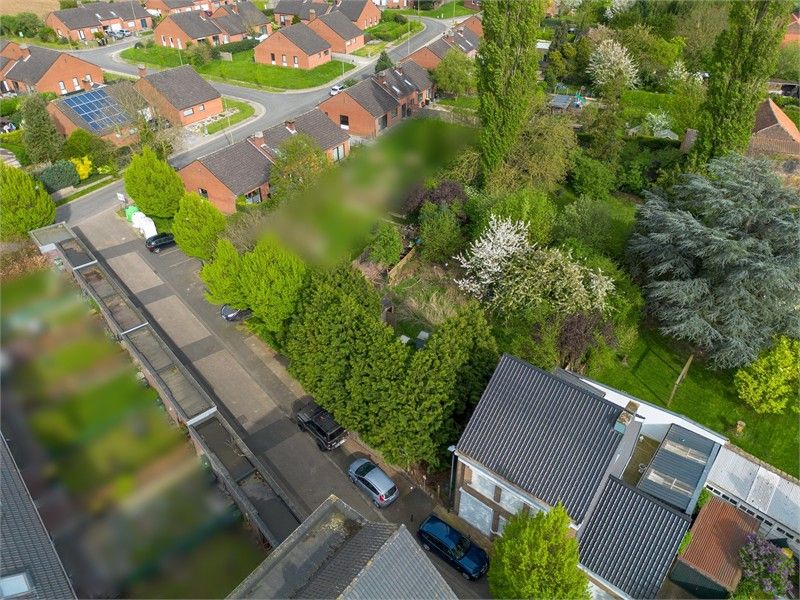 BOUWGROND GESCHIKT VOOR HALFOPEN BEBOUWING GELEGEN IN ATTENHOVEN foto 5