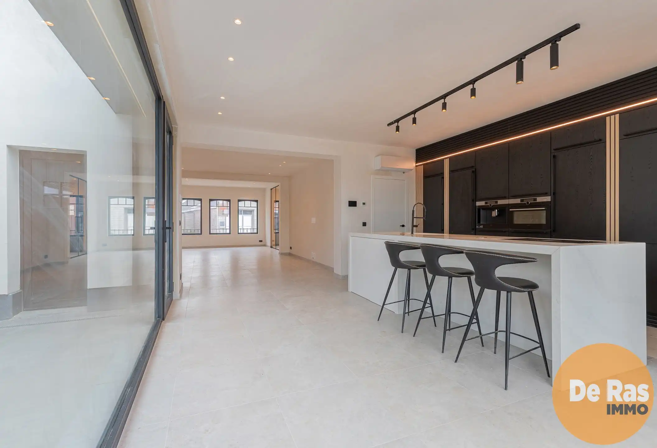 WICHELEN - Exclusief gerenoveerde woning met charme foto 4