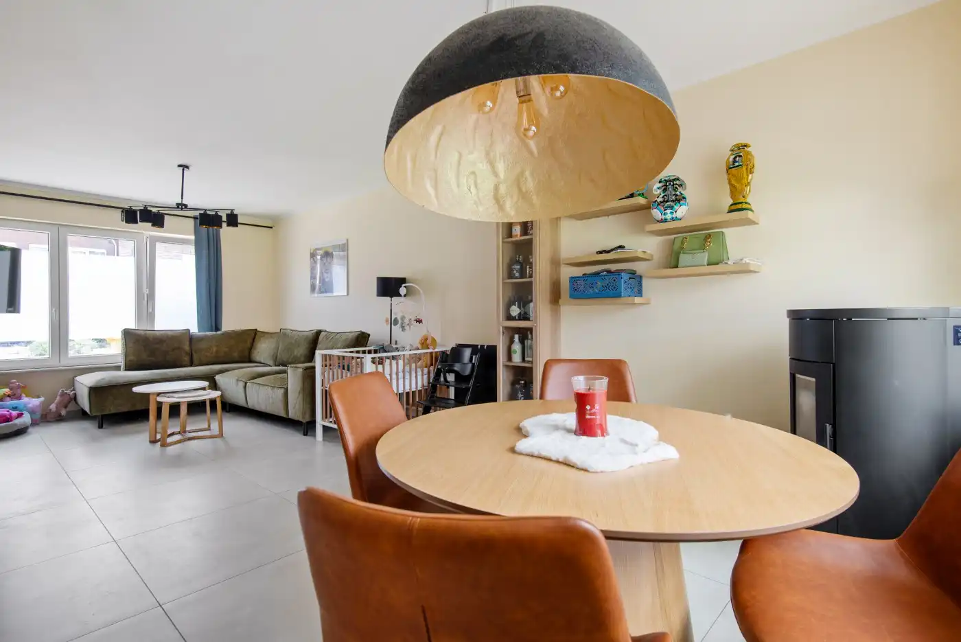 Centraal gelegen, gerenoveerde woning met 3 slpk. en west-tuin foto 8
