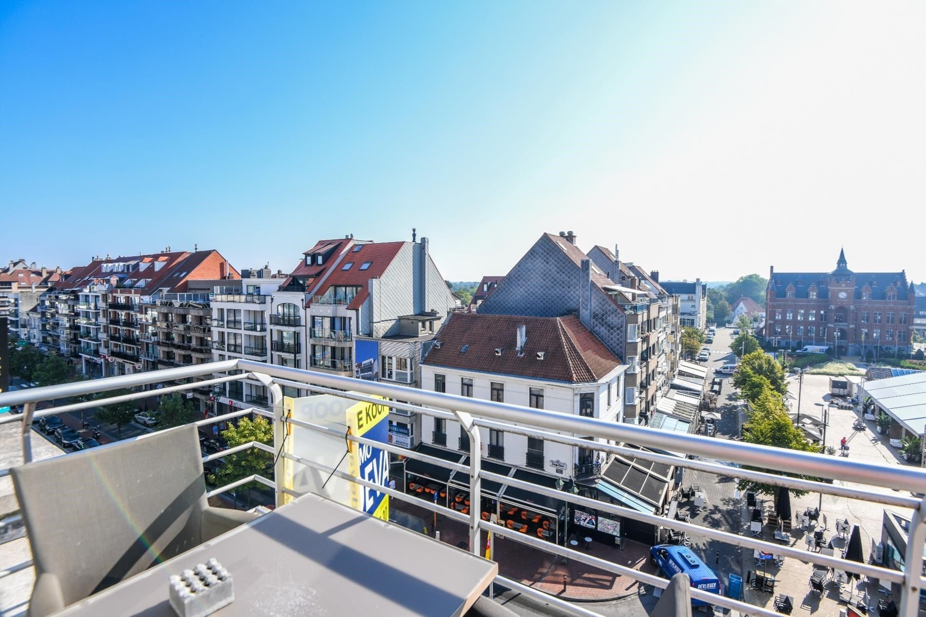 Duplex appartement met open zicht gelegen op de Lippenslaan ter hoogte v.h. Verweeplein. foto 10