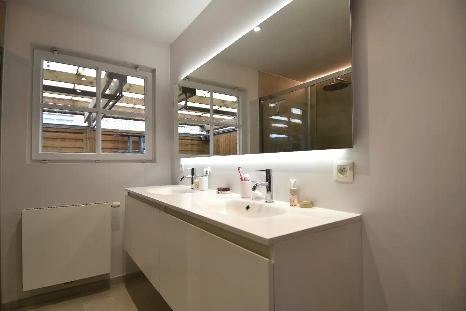 Instapklare woning met 3 slaapkamers, garage en een mooi stukje tuin te koop in residentiële wijk te Aalbeke foto 12