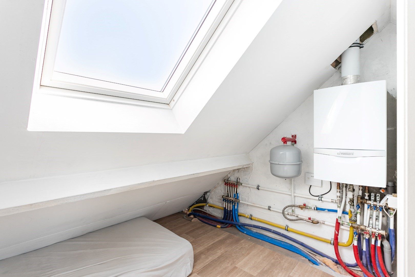 Instapklare woning te Dworp met 5 slkp., garage en tuin foto 21